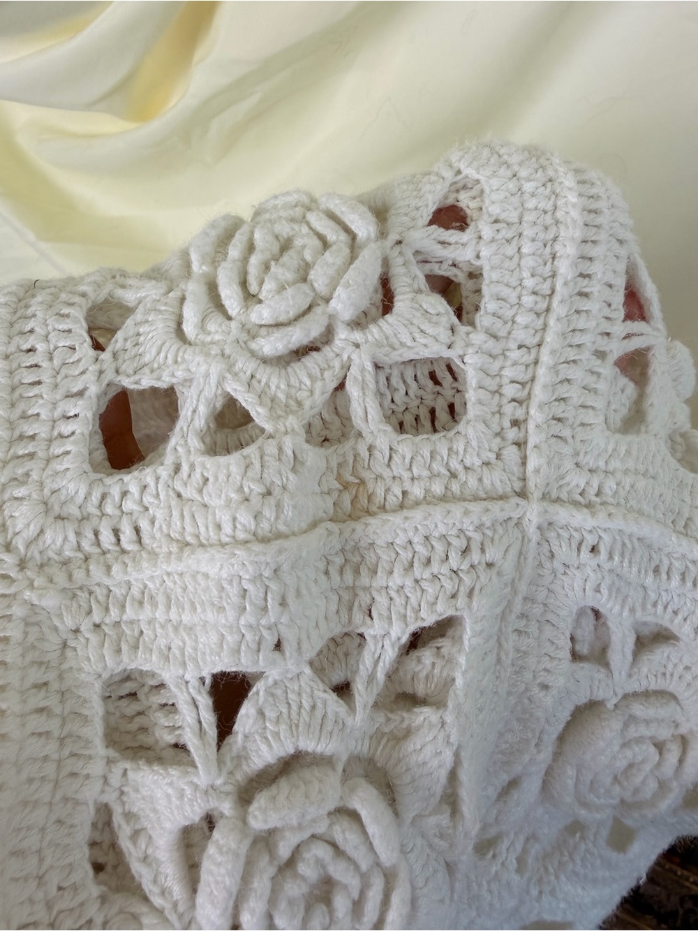 Rare Express Handknitted White Crochet Floral Openwork Cardigan - Cottagecore - Picture 6 of 6